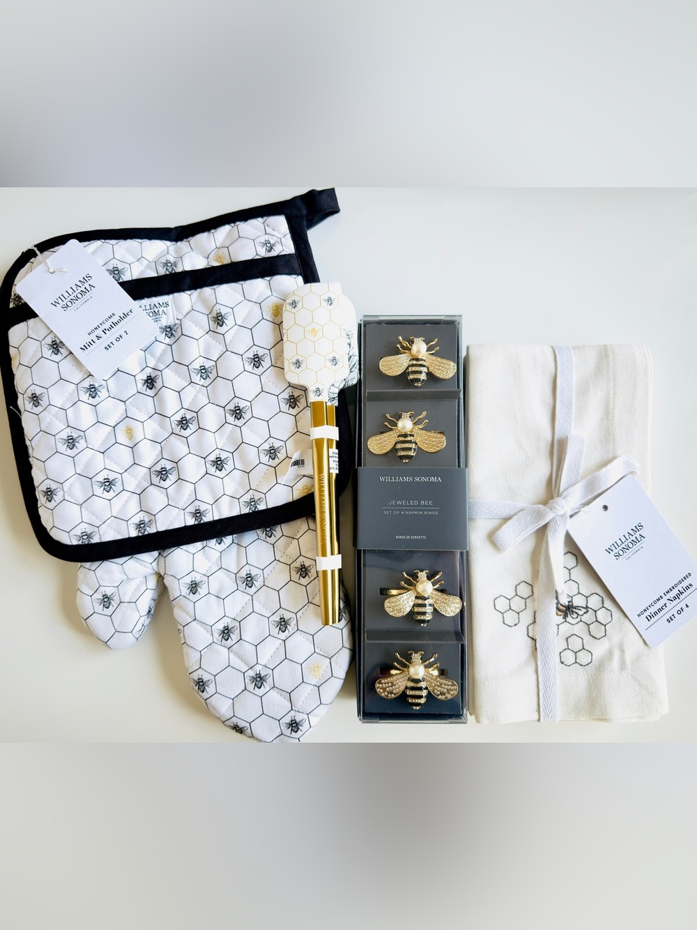 Williams Sonoma Bee Honeycomb 12 Pc Table Napkins Set New With Tags Retail $216